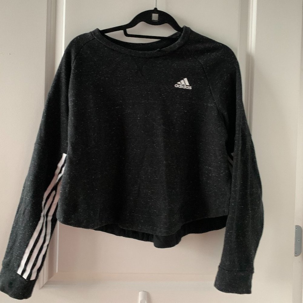 USED-Adidas Black Crop Top Sweatshirt-Medium